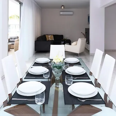 Sunday Villa *